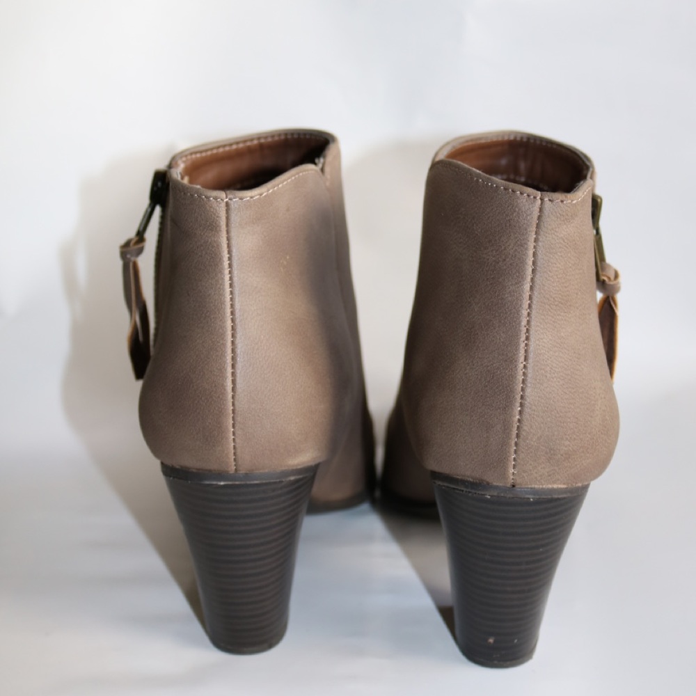 Tab Booties - Picture 4 of 4